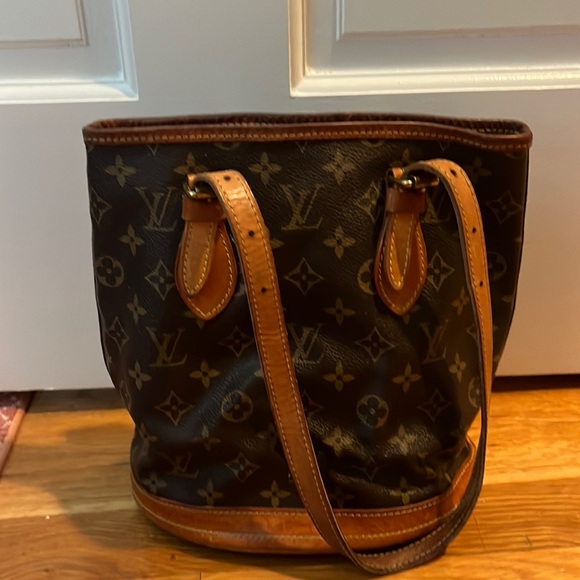 Authentic Vintage Louis Vuitton Petit Bucket Bag - Picture 3 of 17